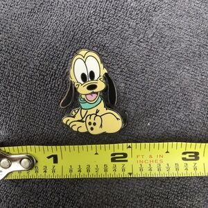 Baby Pluto Puppy Sitting Green Collar Lapel Pin Disney Disneyland Trading (T212)